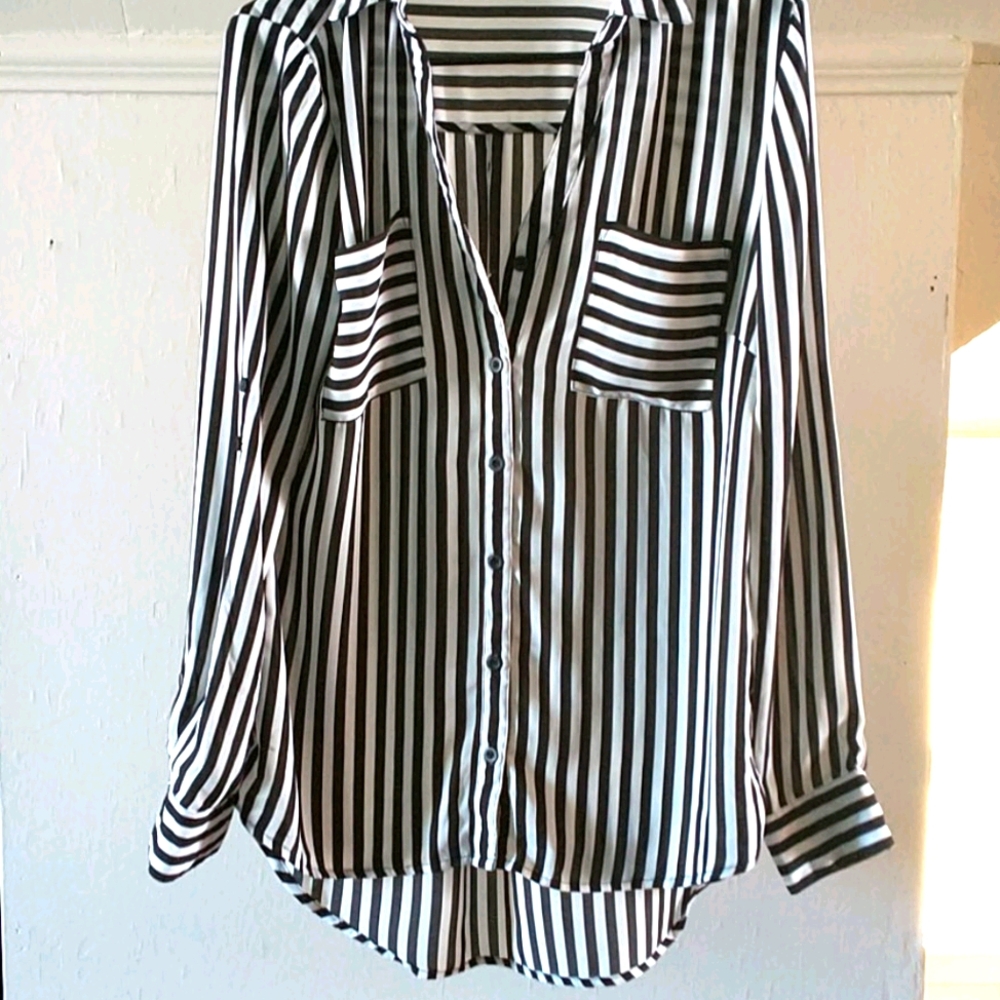 ⚠️5️⃣for💲3️⃣0️⃣⚠️ Striped blouse